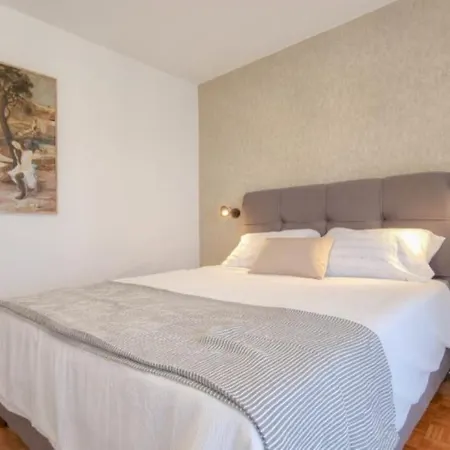 Apartment Apartments Valerian Novigrad Istria