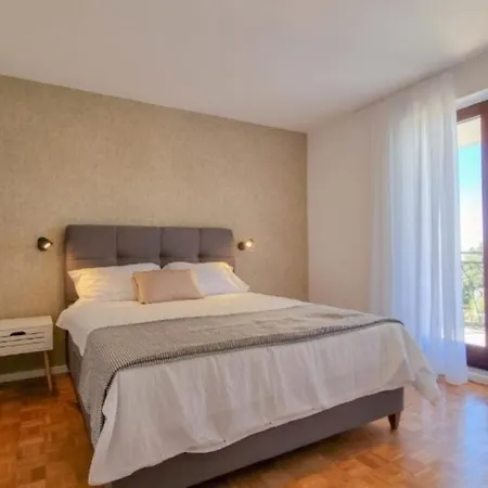 Apartments Valerian Apartment *